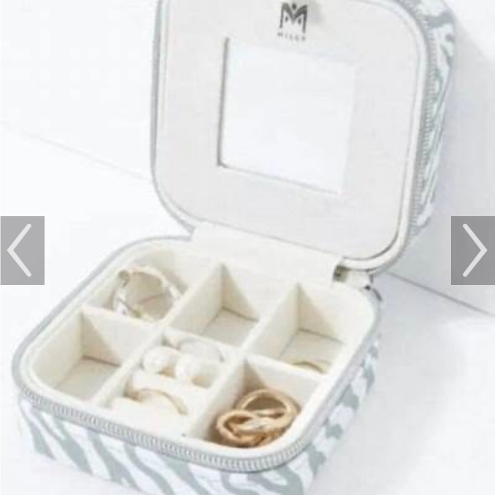 Milly Traveling Jewelry Case